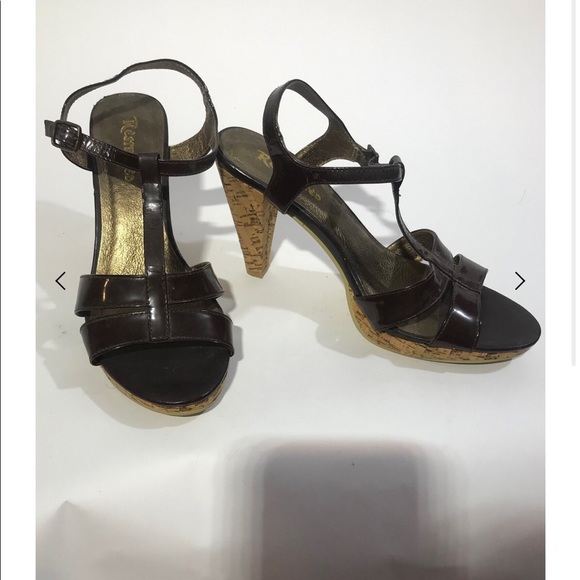 Brown patent leather cork heeled shoes. - Picture 2 of 3